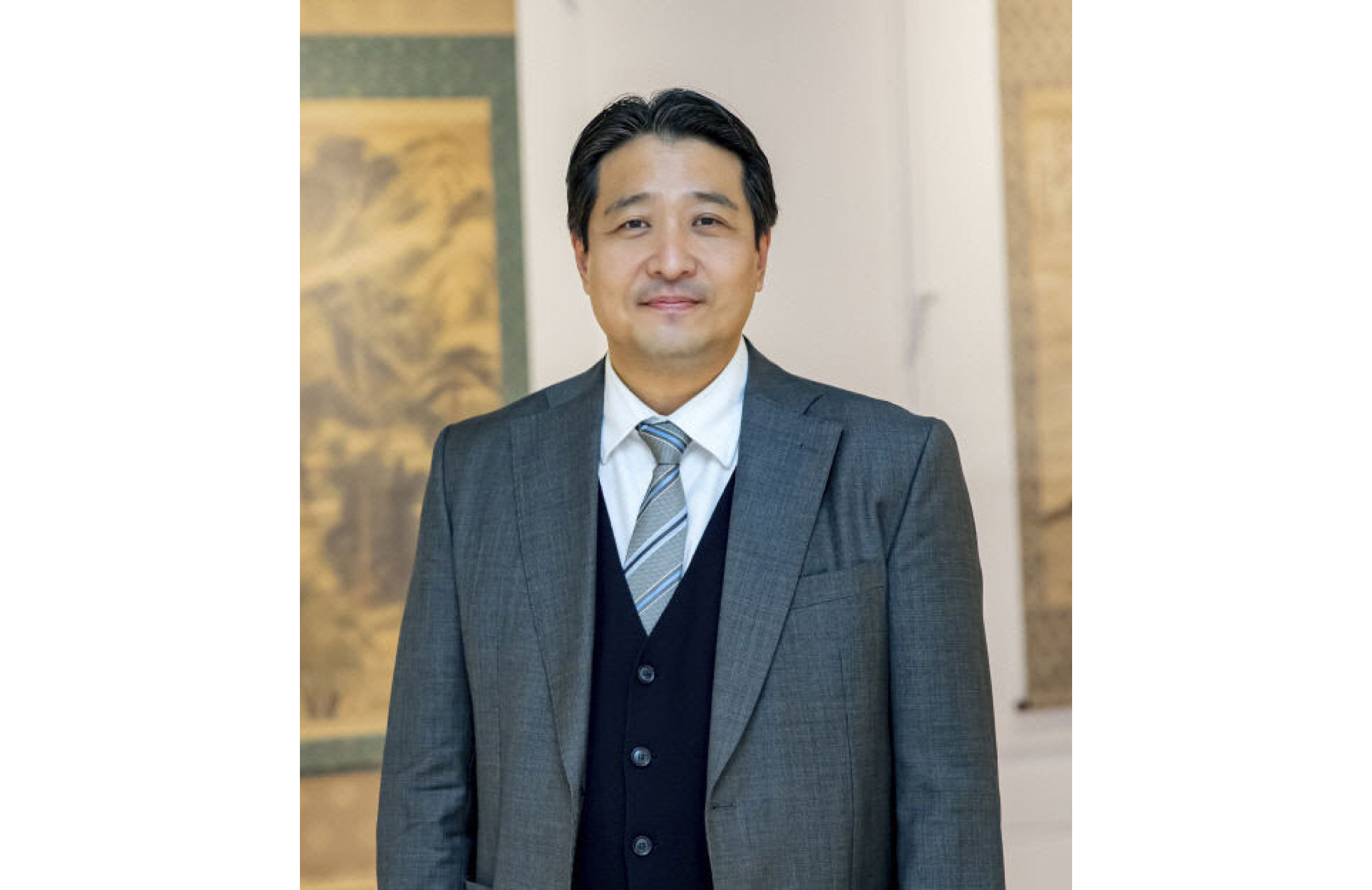 홈페이지_사진업로드_전인건-관장.jpg